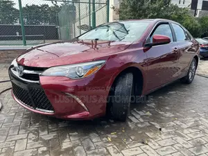 Toyota Camry SE w/Special Edition Pkg (2.5L 4cyl 6A) 2016
