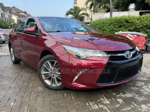 Toyota Camry SE w/Special Edition Pkg (2.5L 4cyl 6A) 2016
