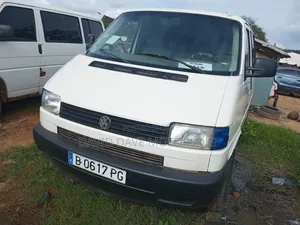 Volkswagen Transporter 2004 Orange