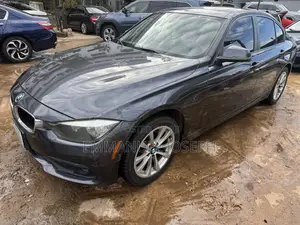 BMW 320i Sedan RWD 2016 Gray