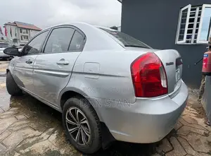 Hyundai Accent 2009 Silver