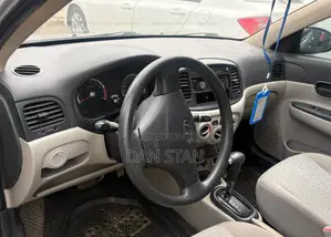 Hyundai Accent 2009 Silver