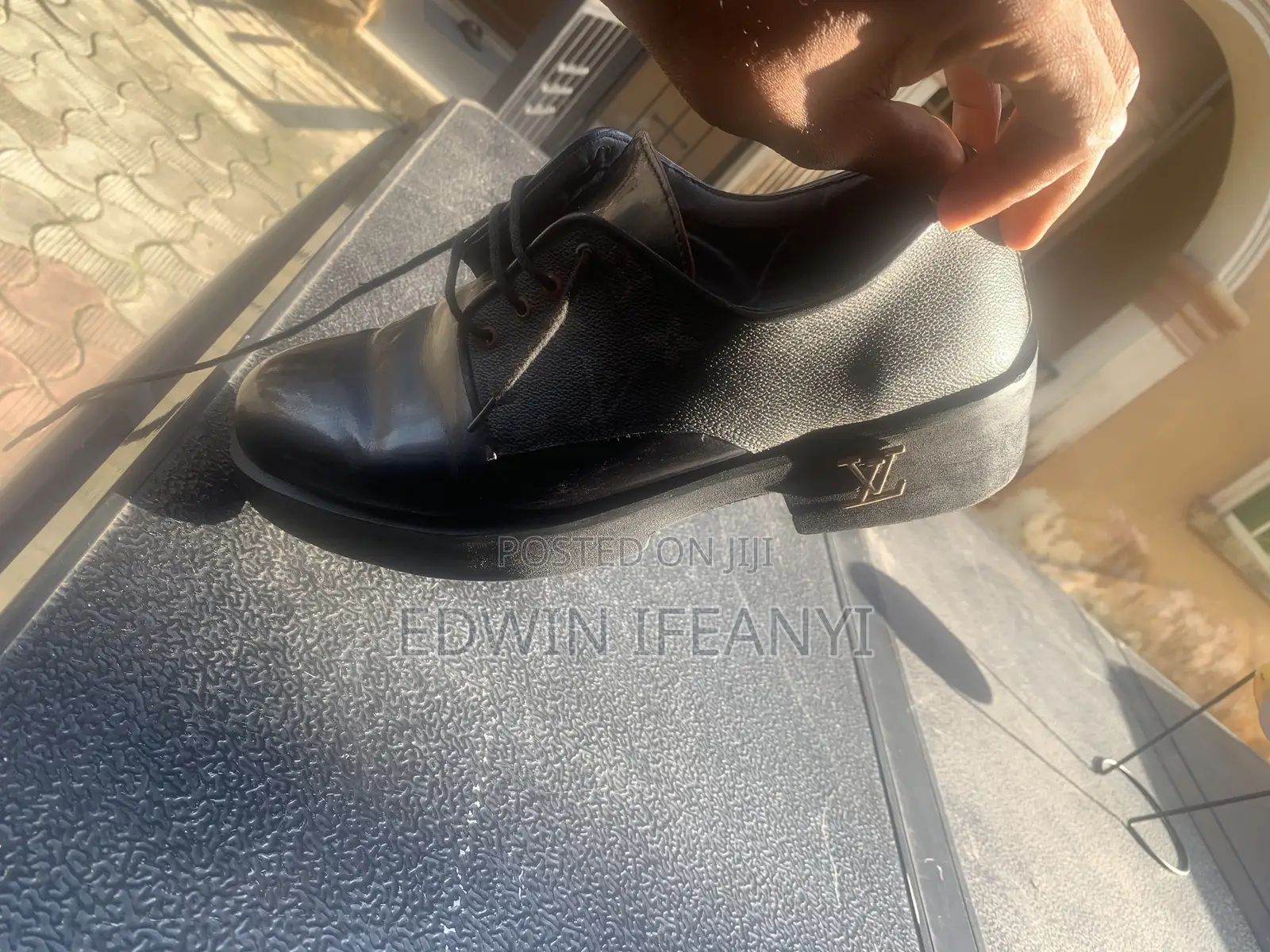 Cooperate Shoe