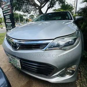 Toyota Avalon Limited Sedan FWD (3.5L 6cyl 6A) 2013 Silver
