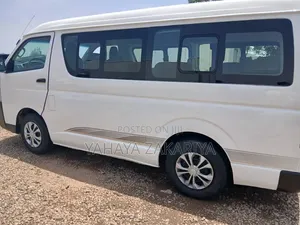 Toyota HiAce 2013 White