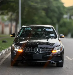 Mercedes-Benz C300 2016 Black