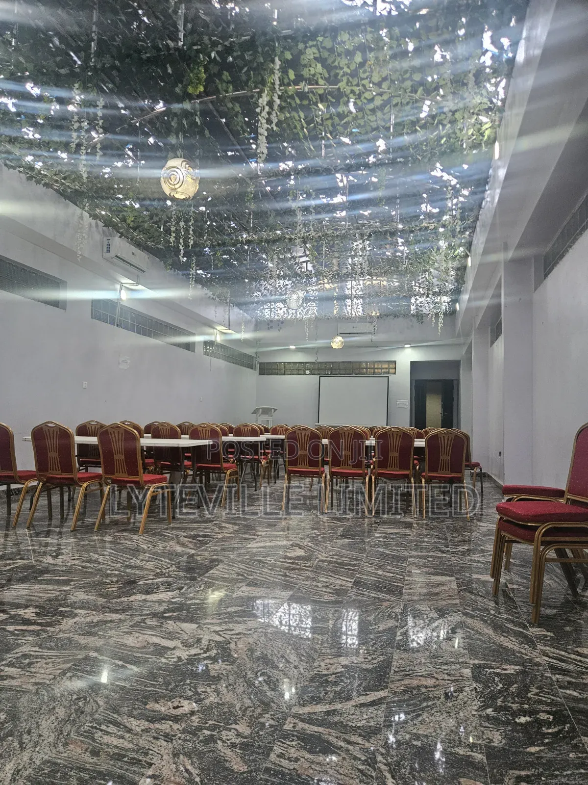 Serene Hall Floxy