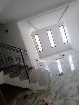 3bdrm Duplex in Erunwe for rent