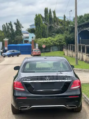 Mercedes-Benz E300 2017 Black