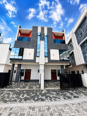 3bdrm Duplex in Ogombo for sale