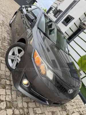 Toyota Camry SE 4dr Sedan (2.5L 4cyl 6A) 2015 Gray
