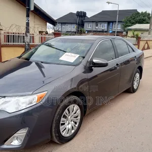 Toyota Camry LE 4dr Sedan (2.5L 4cyl 6A) 2013 Gray