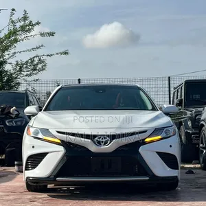 Toyota Camry XSE (2.5L 4cyl 8A) 2019 White