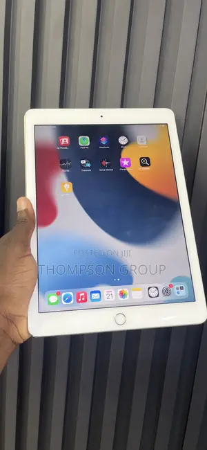 Apple iPad Air 64 GB Gray