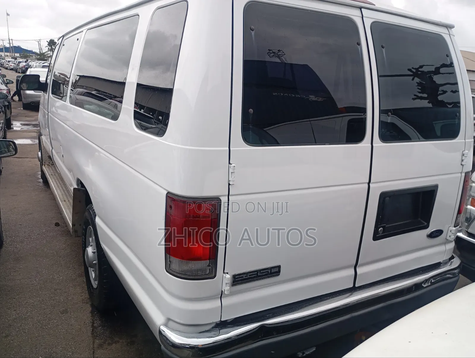 Ford E350 1998 White
