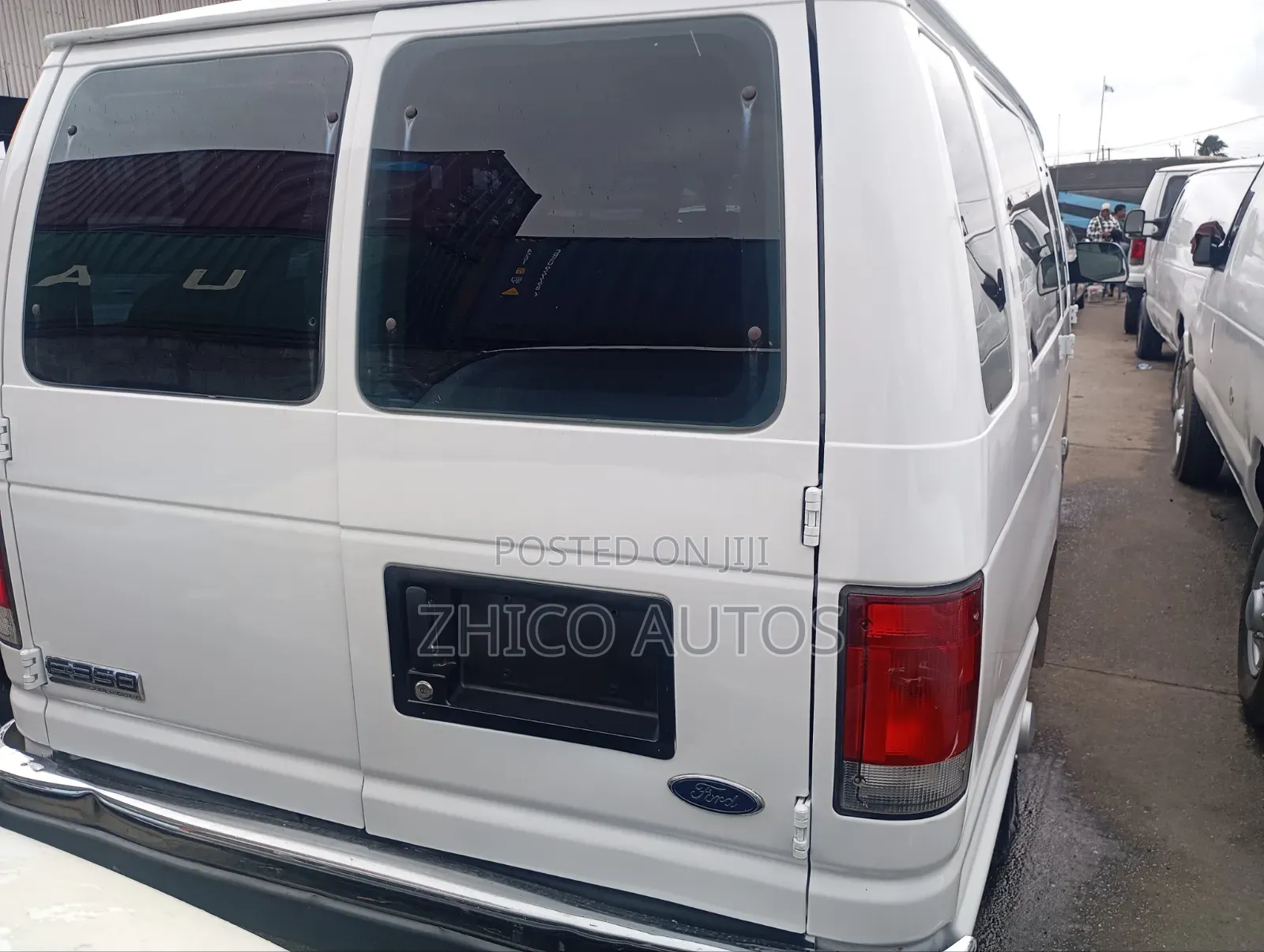 Ford E350 1998 White