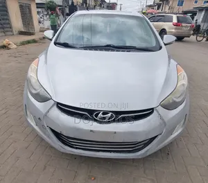Hyundai Elantra Limited Sedan FWD (1.8L 4cyl 6A) 2013 Silver