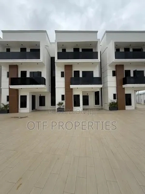 5bdrm Duplex in Wuse for rent