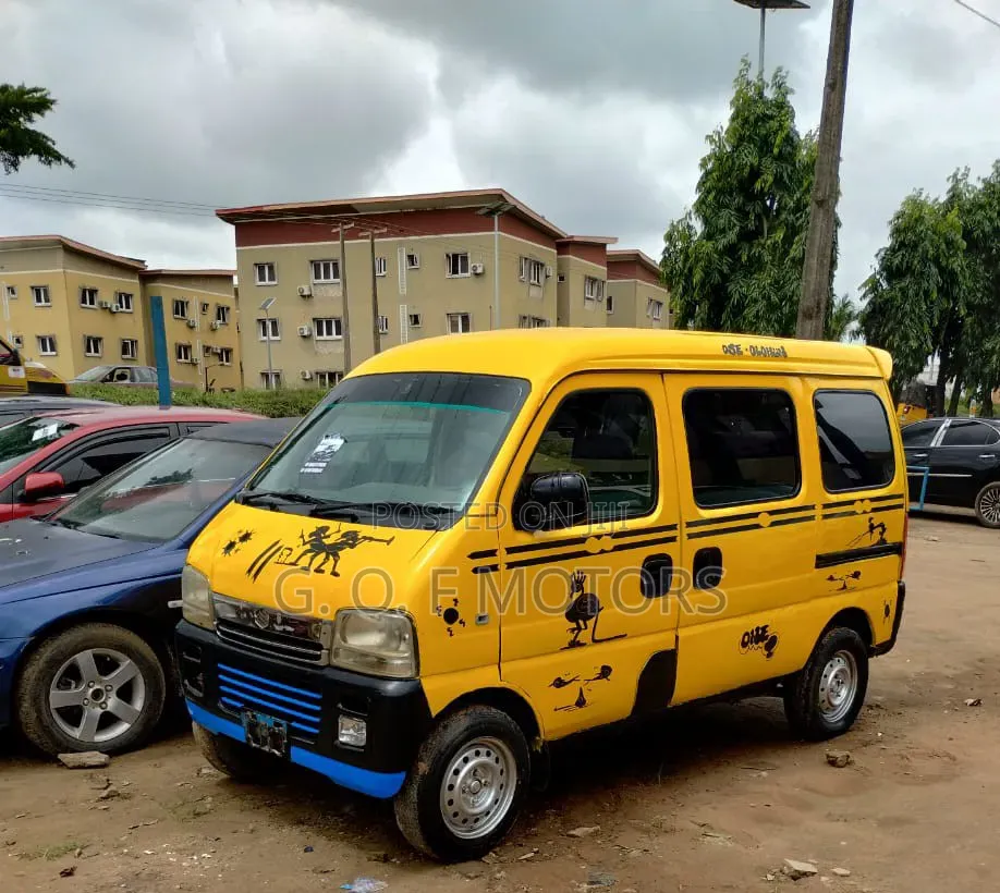 Suzuki Every 2000 Yellow