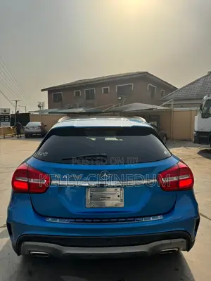 Mercedes-Benz GLA 250 2016 Blue
