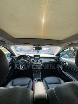 Mercedes-Benz GLA 250 2017 Blue