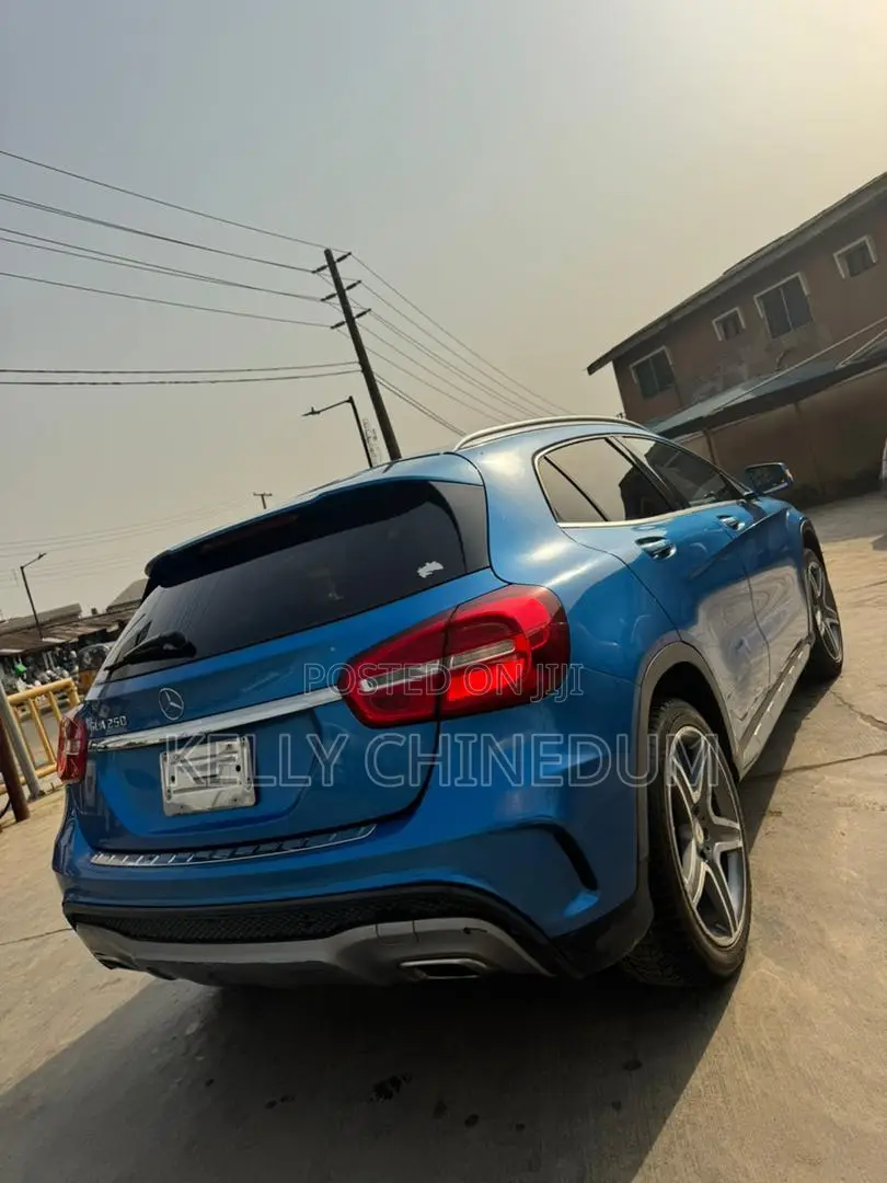 Mercedes-Benz GLA 250 2017 Blue