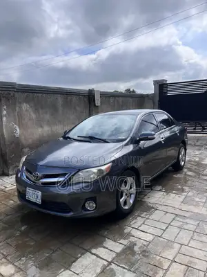 Toyota Corolla LE 4dr Sedan (1.8L 4cyl 4A) 2011 Gray