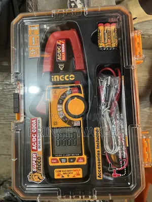 AC/Dc 600a Clamp Meter
