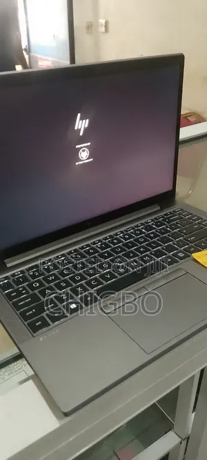 Laptop HP ZBook Firefly G8 8GB Intel Core i5 SSD 256GB