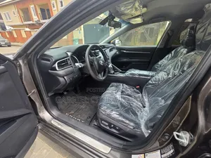 Toyota Camry LE FWD (2.5L 4cyl 8AM) 2018 Beige