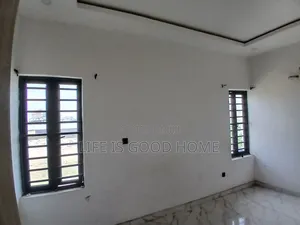 4bdrm Duplex in Llc Close, Chevron for rent
