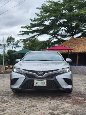 Toyota Camry 2018 Silver