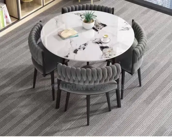 Circular 4 Seaters Dining Table