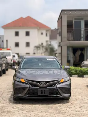 Toyota Camry SE 2023 Gray