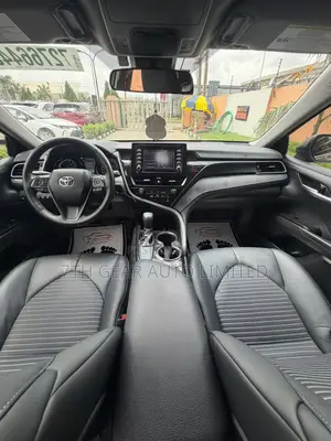 Toyota Camry SE 2023 Gray