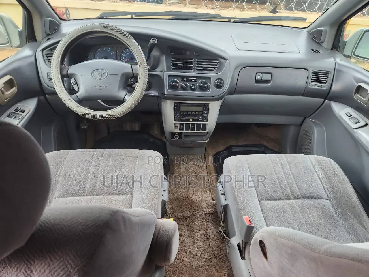 Toyota Sienna 2000 Gold