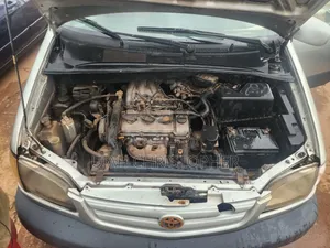 Toyota Sienna 2000 Gold