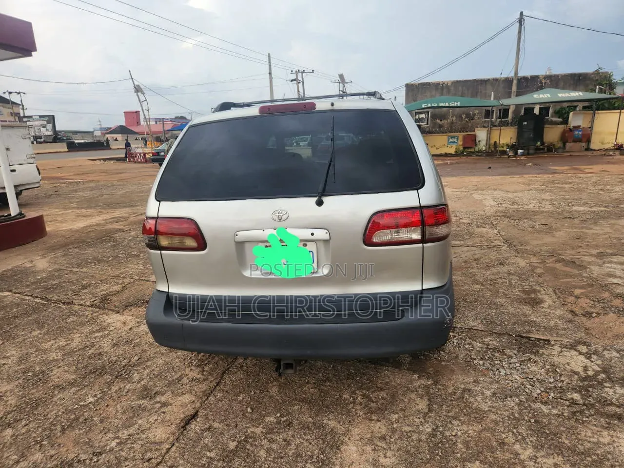 Toyota Sienna 2000 Gold