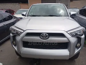 Toyota 4-Runner SR5 4x4 2018 Silver