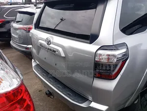 Toyota 4-Runner SR5 4x4 2018 Silver