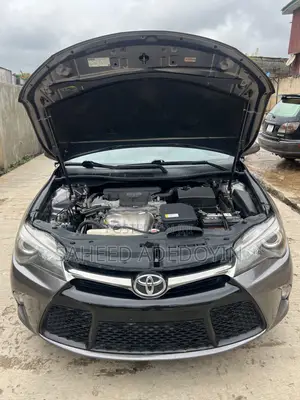 Toyota Camry SE 4dr Sedan (2.5L 4cyl 6A) 2016 Gray