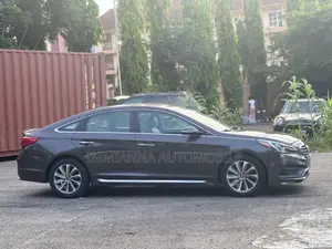 Hyundai Sonata Sport 2.0T Sedan FWD (2.0L 4cyl 6A) 2017 Gray
