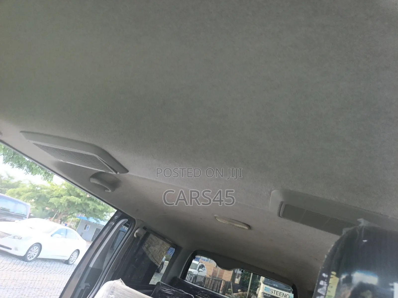 Toyota HiAce 2012 Black