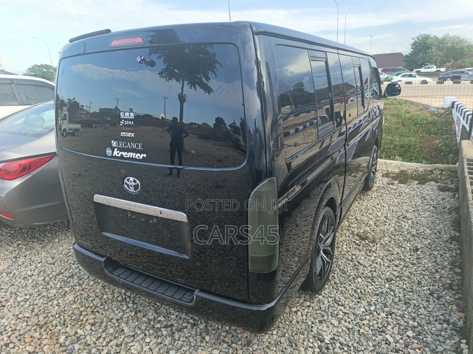 Toyota HiAce 2012 Black