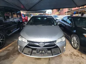 Toyota Camry SE 4dr Sedan (2.5L 4cyl 6A) 2016 Silver