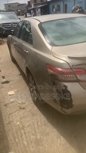 Toyota Camry 2.4 LE 2008 Gold