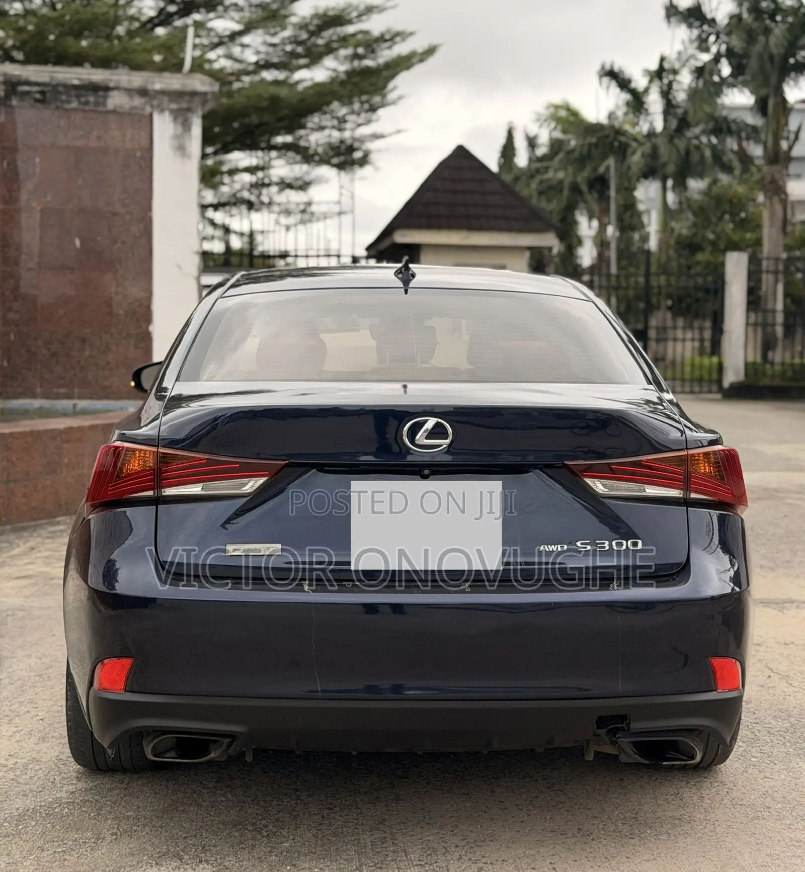 Lexus IS 300 AWD 2017 Blue