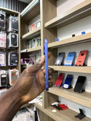Apple iPhone 16 128 GB Blue