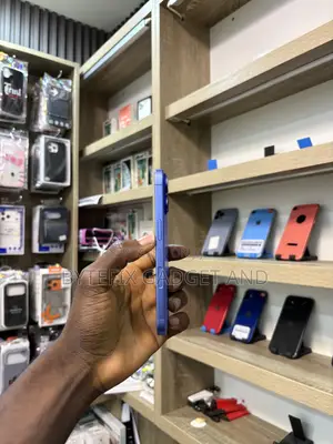 Apple iPhone 16 128 GB Blue