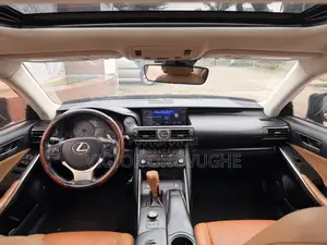 Lexus IS 300 AWD 2017 Blue